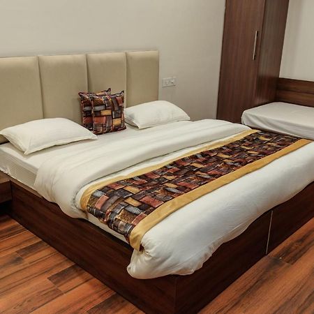 De Manora Homes - Unpretentious Hotel With A Garden , Posh Area Ranjit Avenue Amritsar Luaran gambar