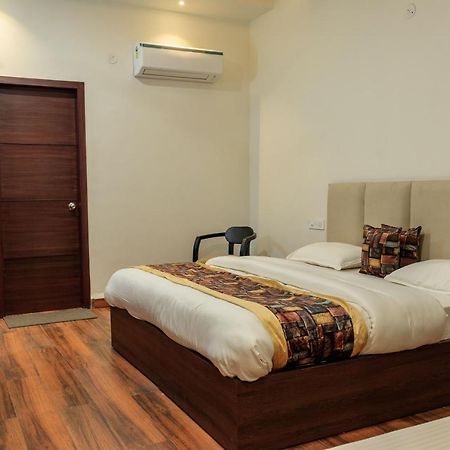 De Manora Homes - Unpretentious Hotel With A Garden , Posh Area Ranjit Avenue Amritsar Luaran gambar