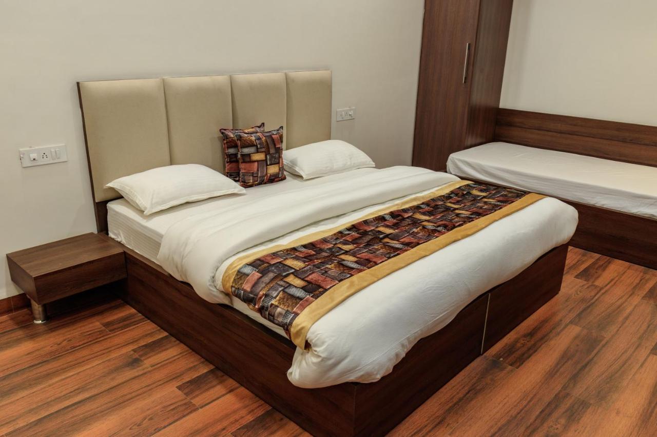 De Manora Homes - Unpretentious Hotel With A Garden , Posh Area Ranjit Avenue Amritsar Luaran gambar